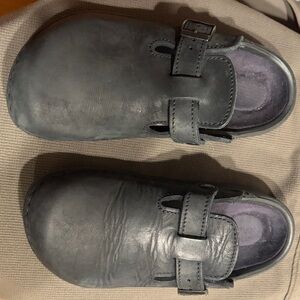 Birkenstock Leather Buckle Slip on clogs Black Women’s sz 8 - 38.5